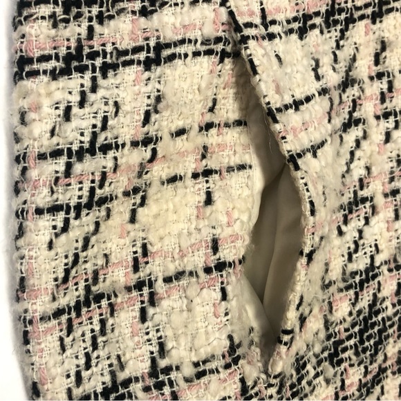 Anne Klein black/cream/pink plaid wool blend car coat. Size L - Picture 4 of 7